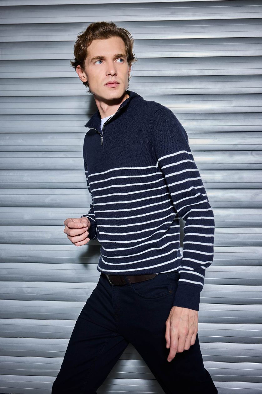 MAN NAVY Standard Fit Half Zippered Striped Knit Pullover