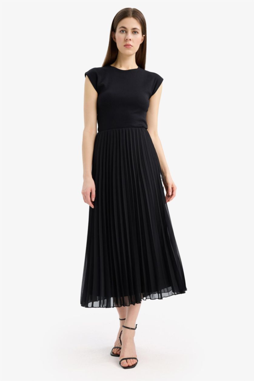 Kadın Siyah A Kesim Midi Etek