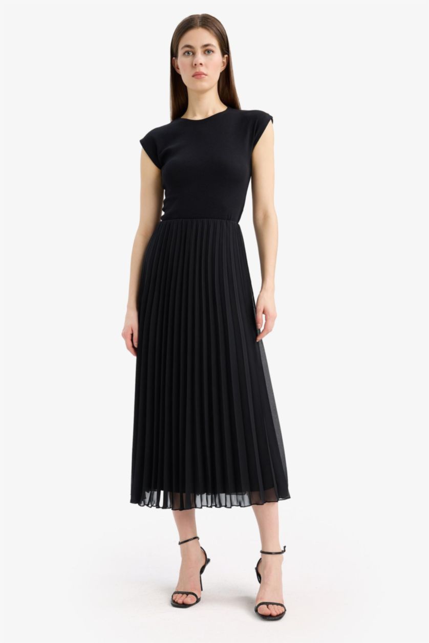 Kadın Siyah A Kesim Midi Etek