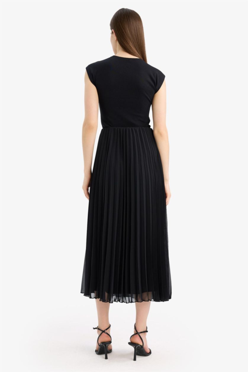 Kadın Siyah A Kesim Midi Etek