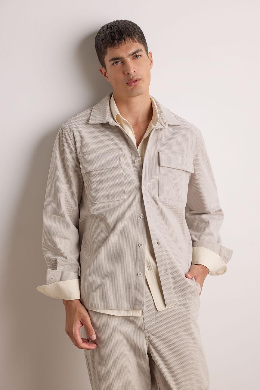 رجال اللون الحجري قميص مخمل قطيفة ردن طويل وقصة عادية مضلع