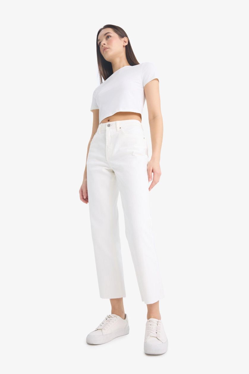 Kadın Kırık Beyaz Crop Flare Fit Normal Bel Gabardin Pantolon