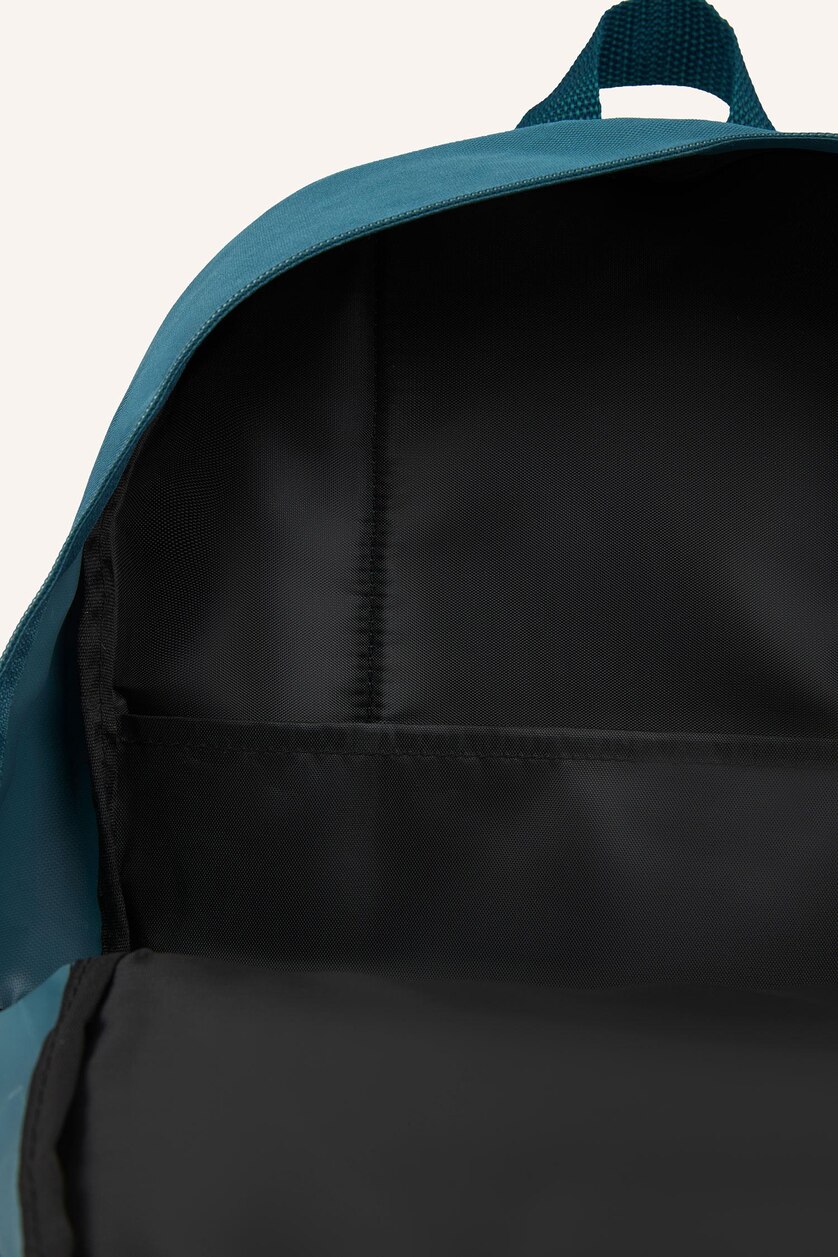 رجال بترولي Backpack
