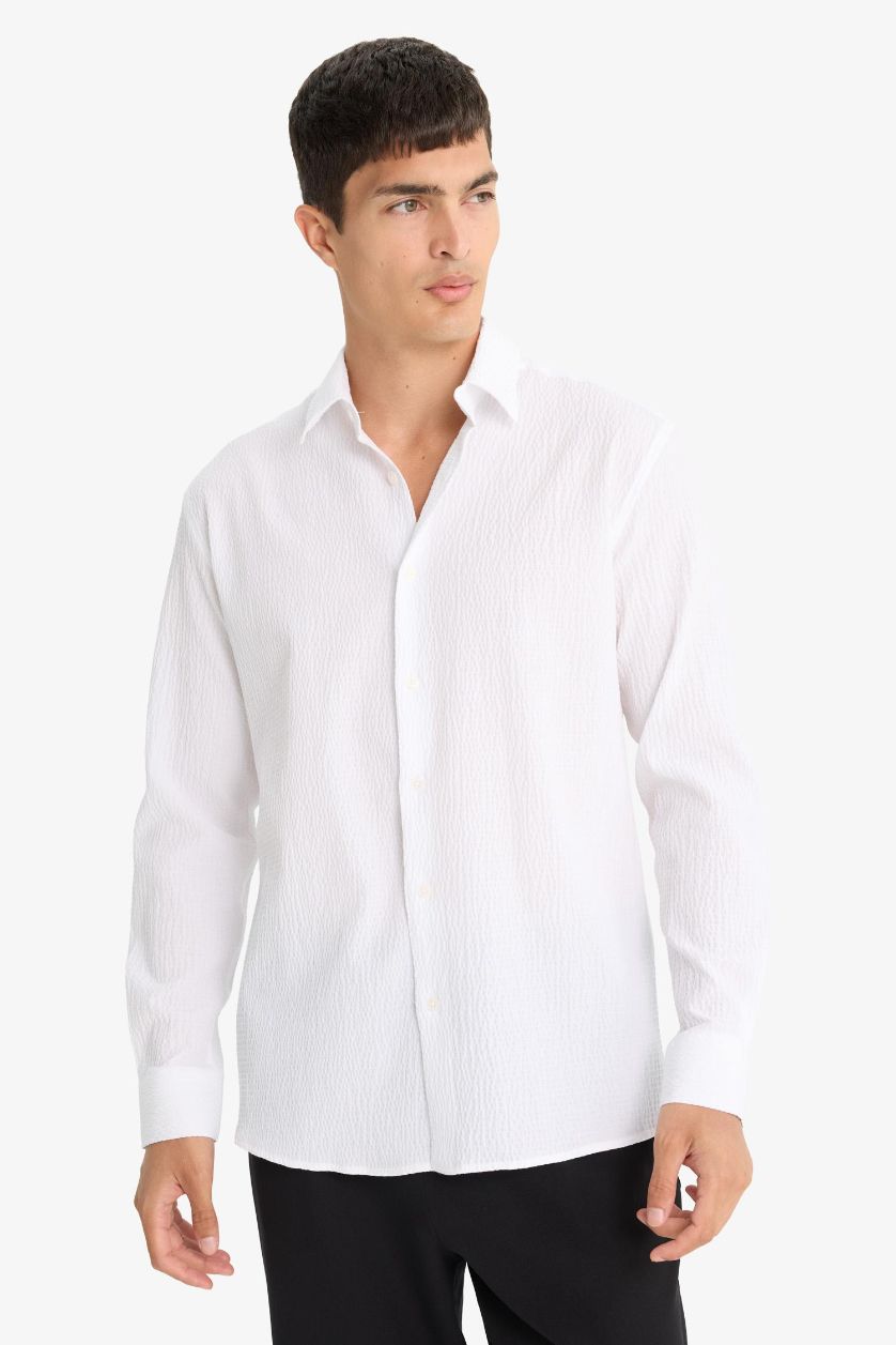 Man White Modern Fit Polo Neck Crinkle Long Sleeve Shirt