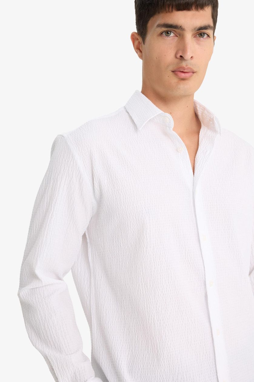 Man White Modern Fit Polo Neck Crinkle Long Sleeve Shirt