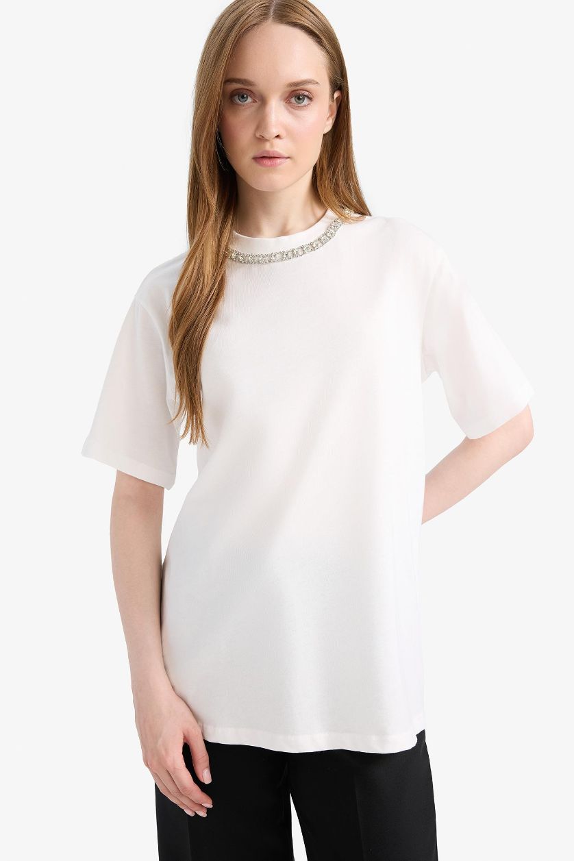 Woman Ecru Regular Fit Crew Neck Short Sleeve Tunic