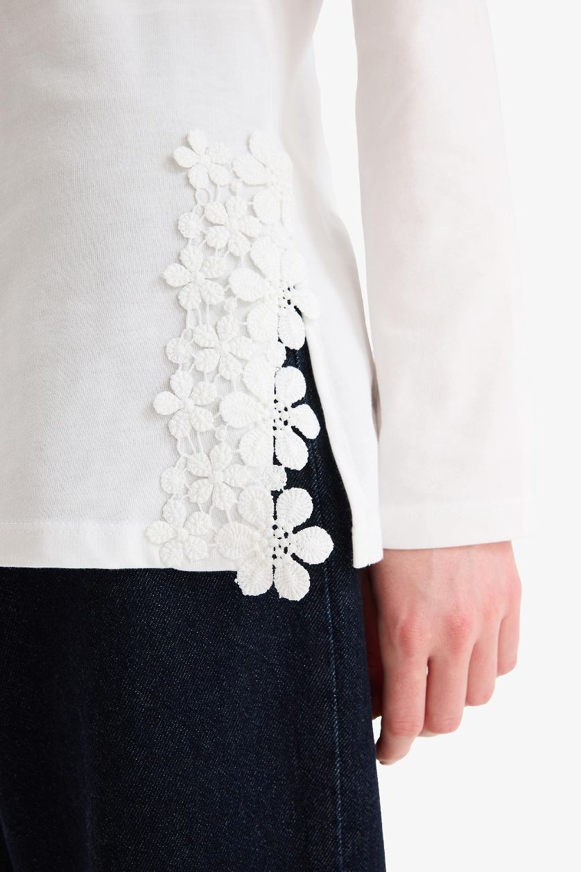 Woman Ecru Regular Fit Crew Neck Long Sleeve Tunic