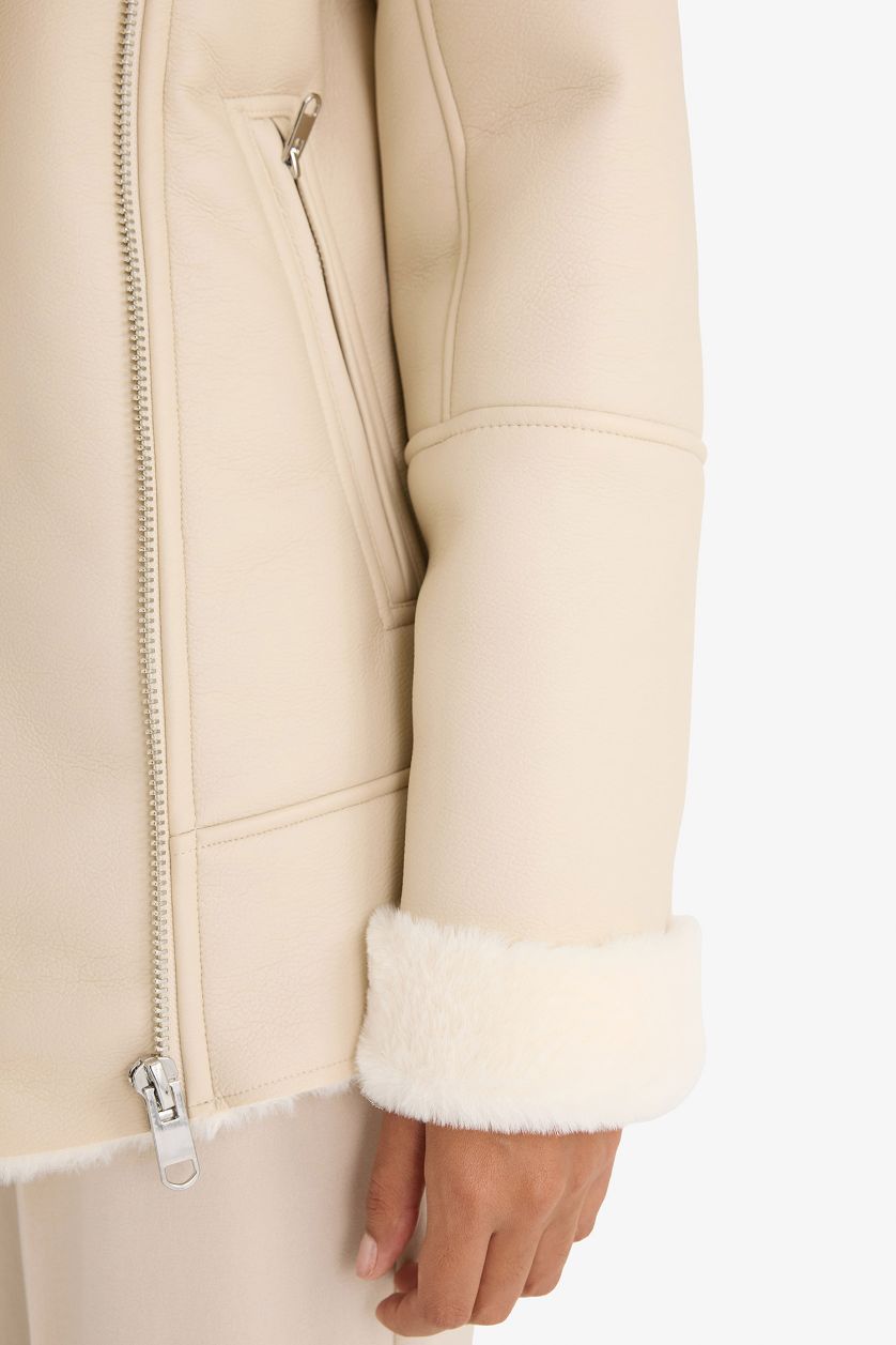 نساء اللون الرملي جاكيت اوفر سايز مبطن بفرو إصطناعي مقاوم للماء