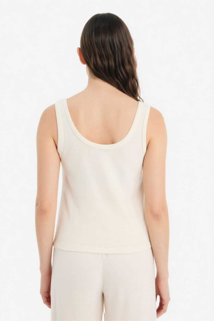 Kadın Kırık Beyaz Loose Fit Yuvarlak Yaka Beyaz Triko Görünümlü Atlet