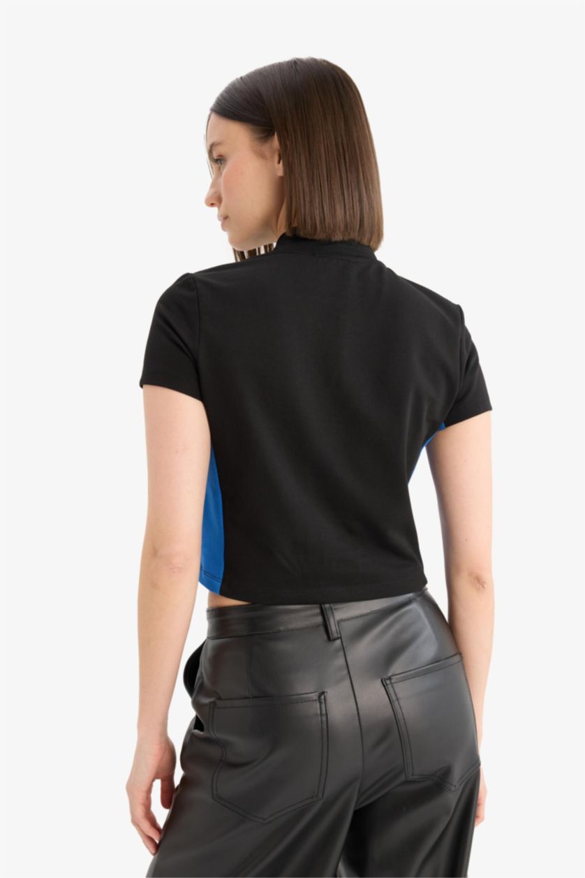 Kadın Siyah Fitted Fermuarlı Dik Yaka Baskılı Kısa Kollu Hırka