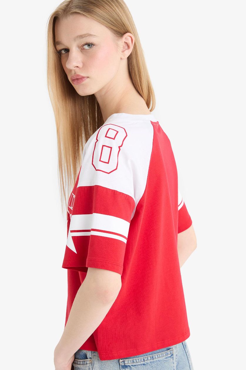 Kadın Kırmızı Ford Motor Company Oversize Geniş Kalıp V Yaka Kısa Kollu Tişört