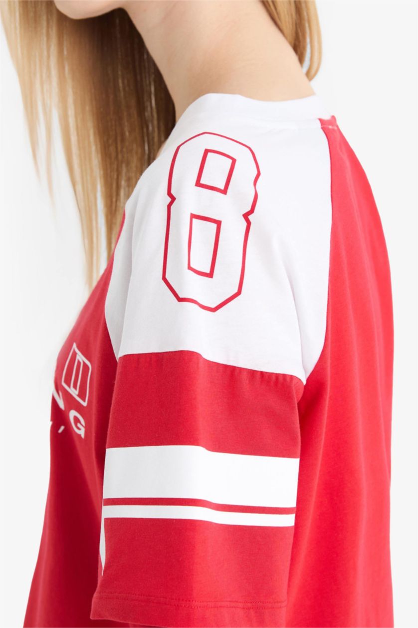 Kadın Kırmızı Ford Motor Company Oversize Geniş Kalıp V Yaka Kısa Kollu Tişört