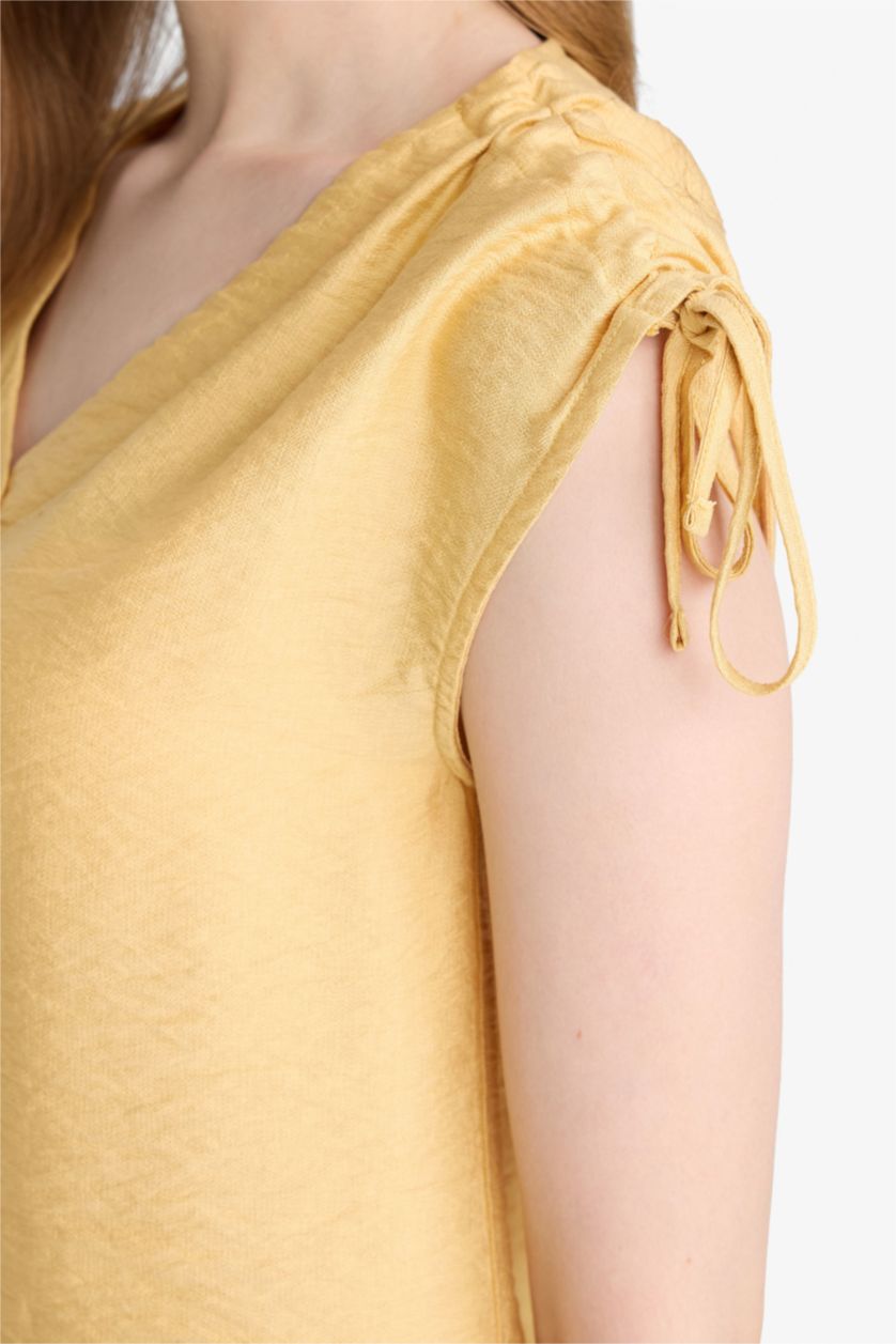 Kadın Sarı V Yaka Kısa Kollu Büzgü Detaylı Gömlek