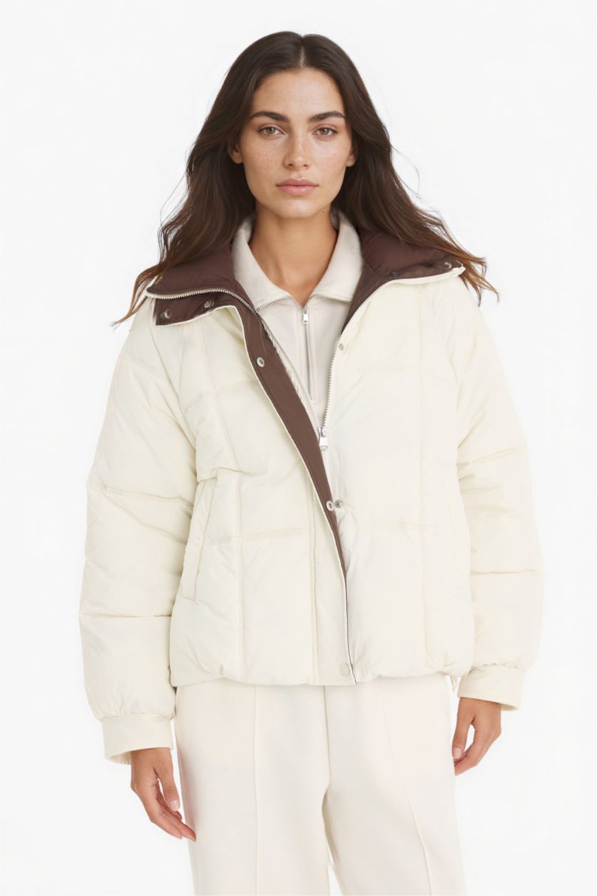 نساء بيج فاتح قمصلة نفخ قصير قصة عادية بغطاء للرأس