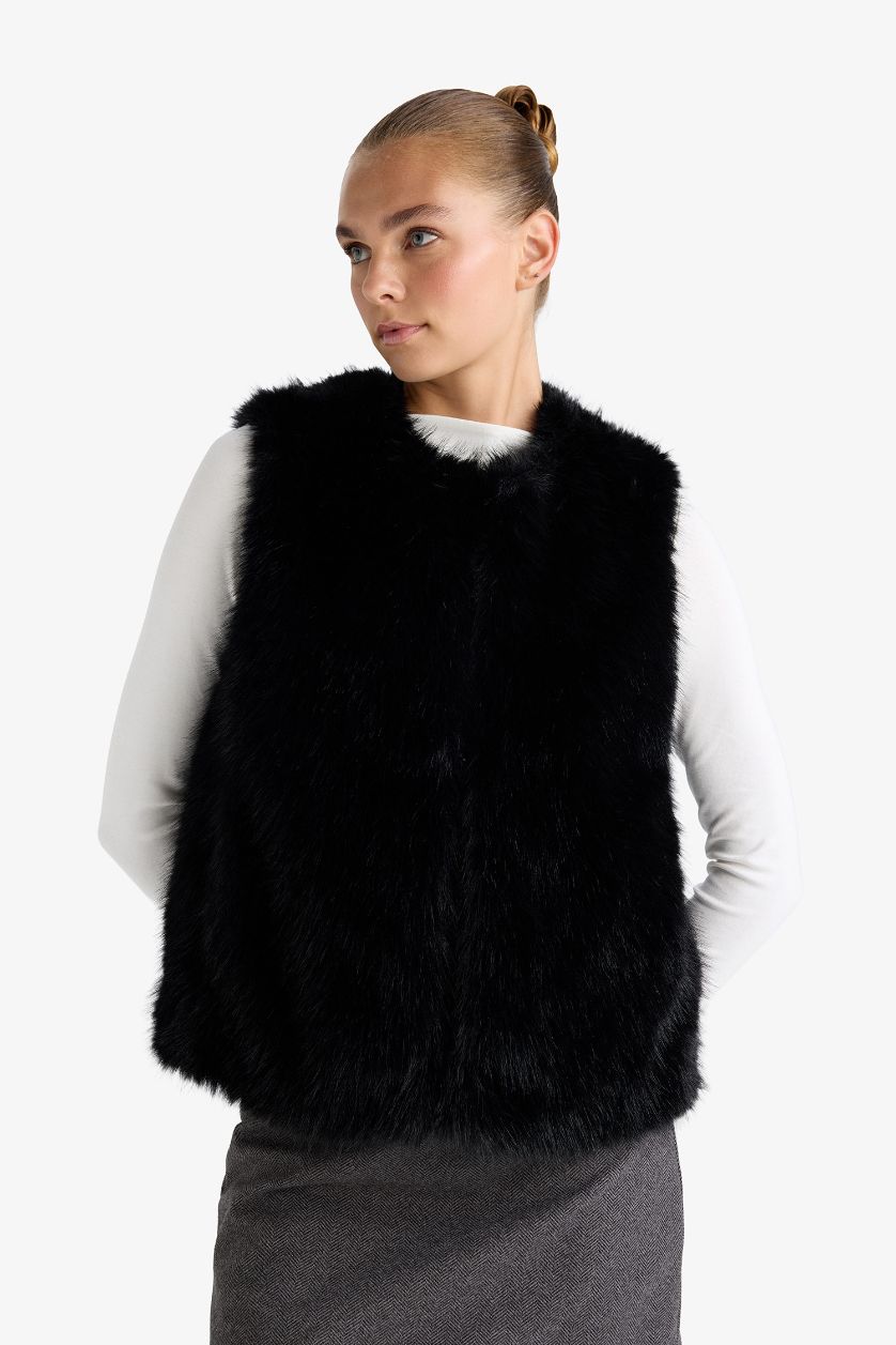 Kadın Siyah Regular Fıt Suni Kürk Yelek