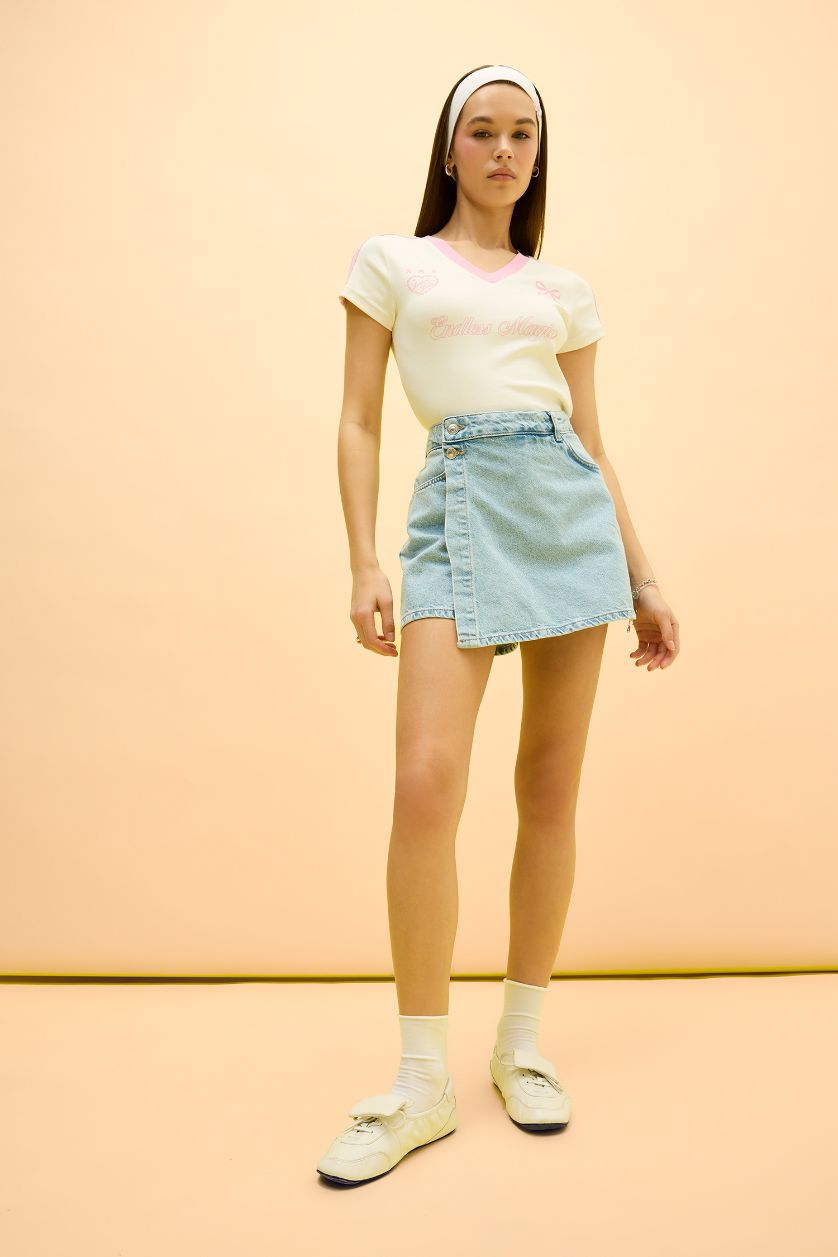 Woman White Fitted V Neck Printed Ribbed Short Sleeve T-Shirt