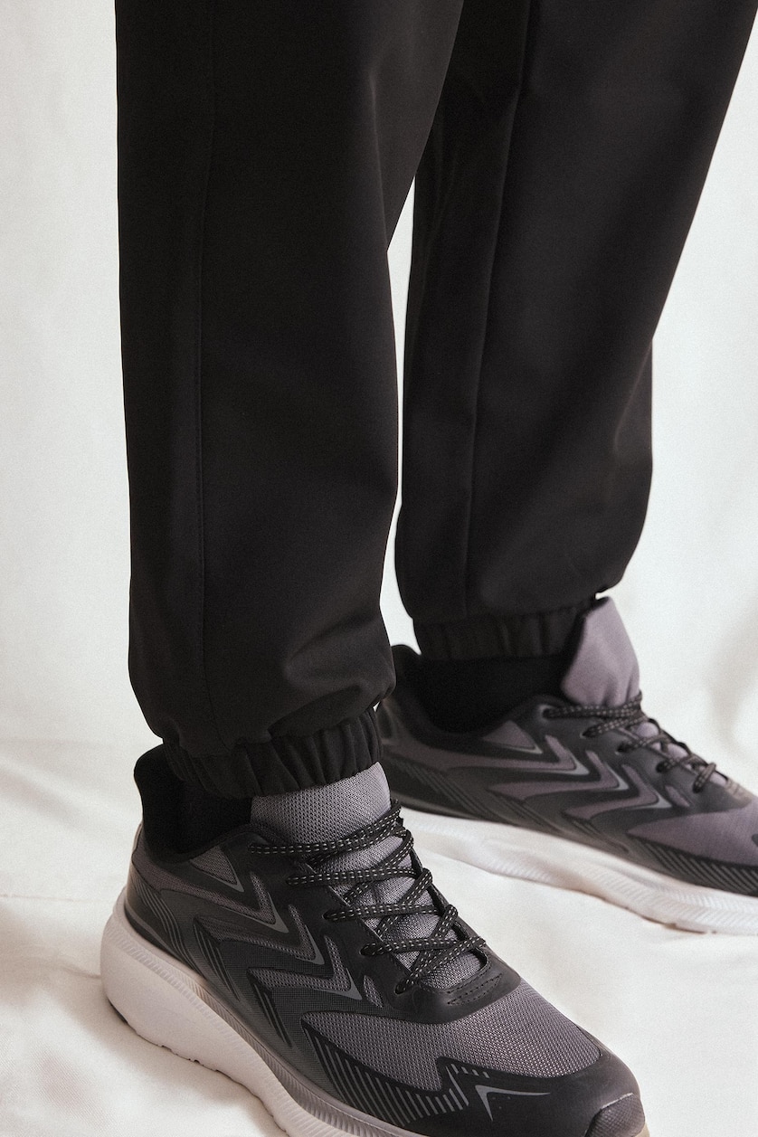 Erkek Siyah Sıcak Tutan Standart Fit Dokuma Sporcu Jogger