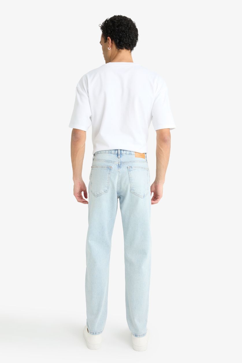 رجال أزرق فاتح بنطرون جينز سليم فيت وخصر عادي