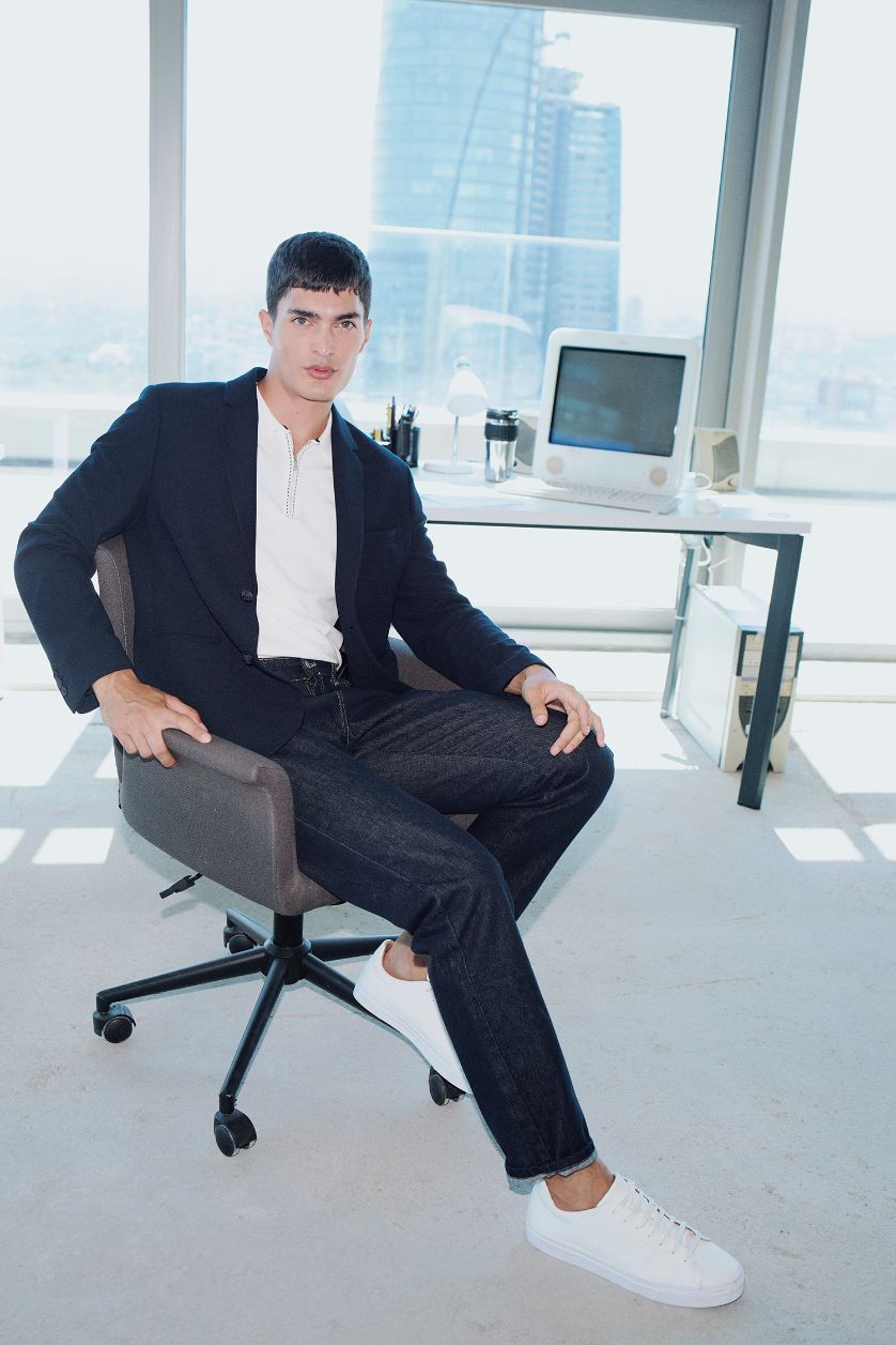 MAN NAVY Modern Fit Buttoned Blazer