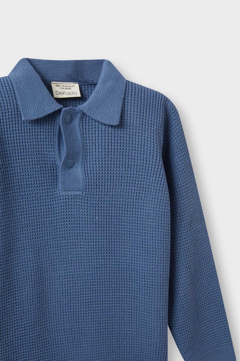 طفل صغير أزرق بلوفر تريكو بيبي اولادي قصة عادية وياقة بولو