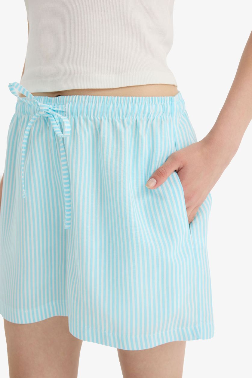 حريمي أكوا شورت من مزيج الكتان وخصر عادي بقصة A