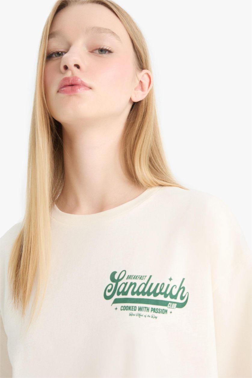 Kadın Ekru Oversize Geniş Kalıp Bisiklet Yaka Sırt Baskılı Kısa Kollu Tişört