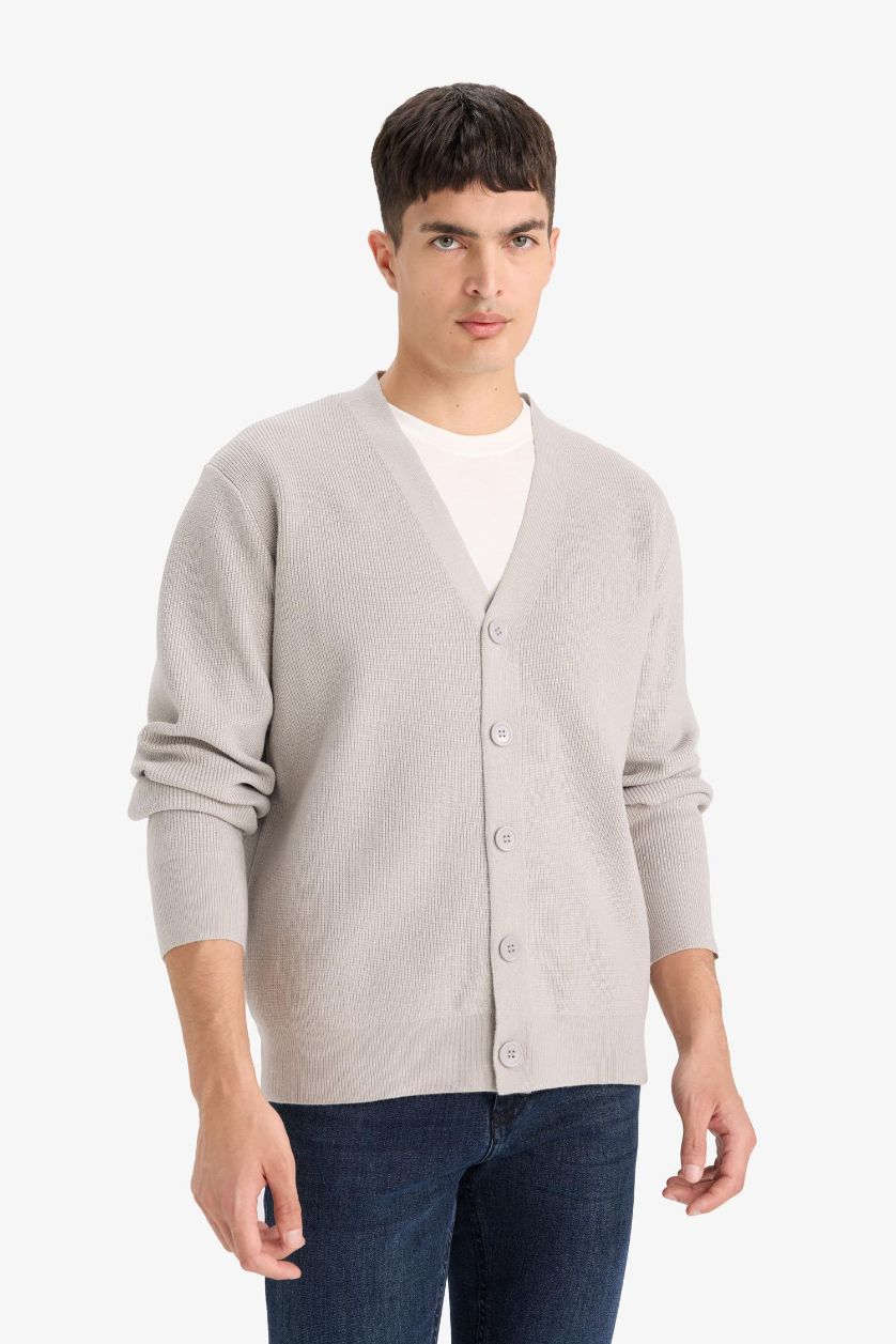Man Light Grey Relax Fit V-Neck Knit Cardigan