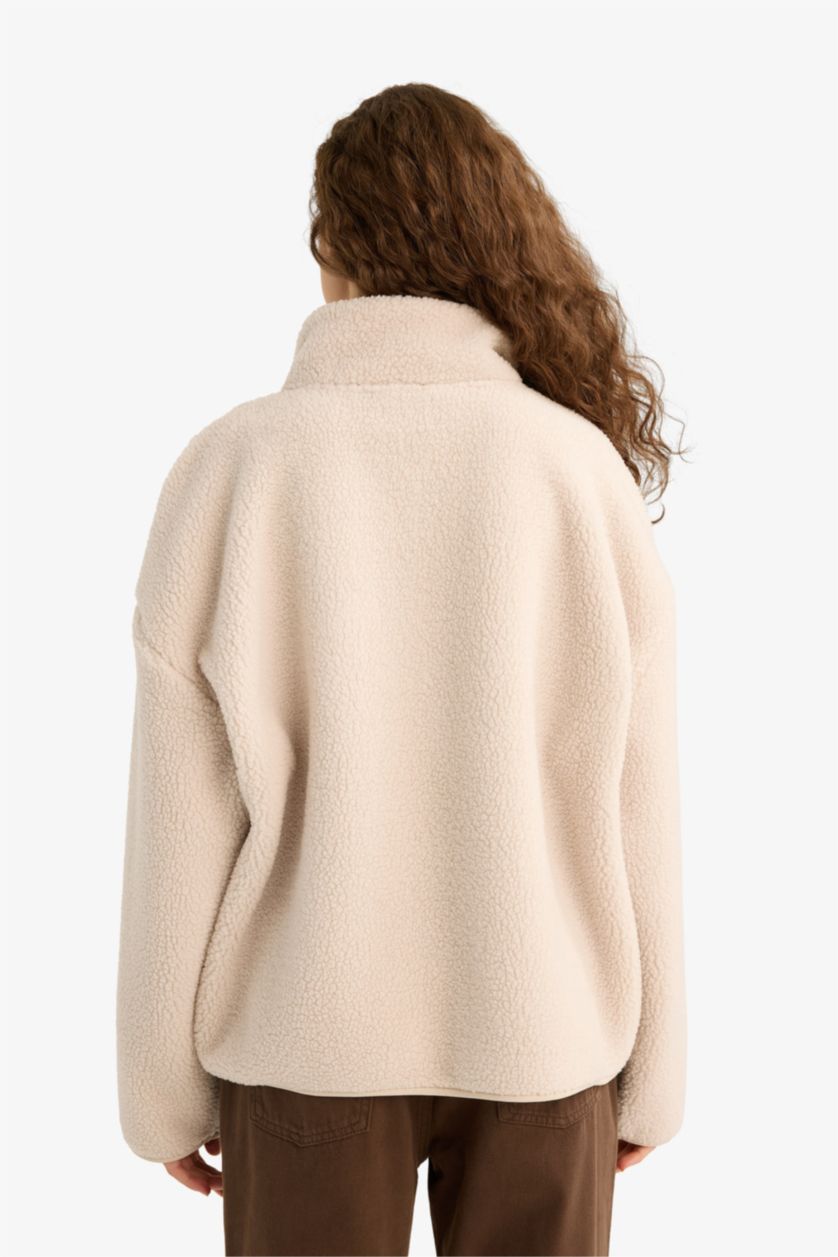 Woman Beige Plush Zippered Cardigan
