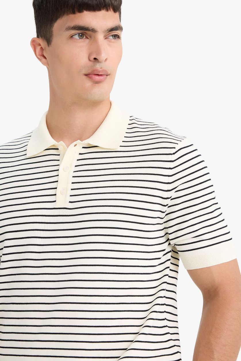 Erkek Siyah Düğmeli Çizgili Triko Polo Tişört