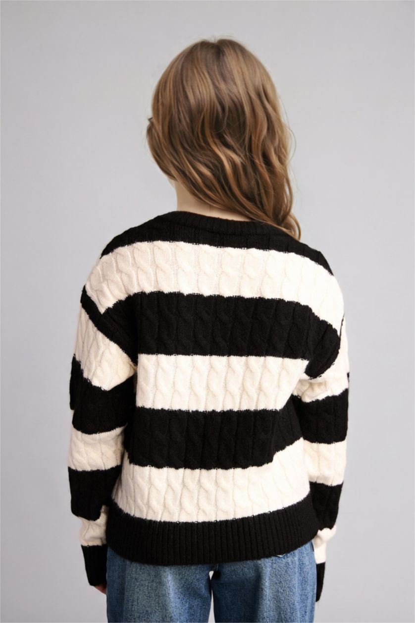 بناتي أسود بلوفر قصة عادية