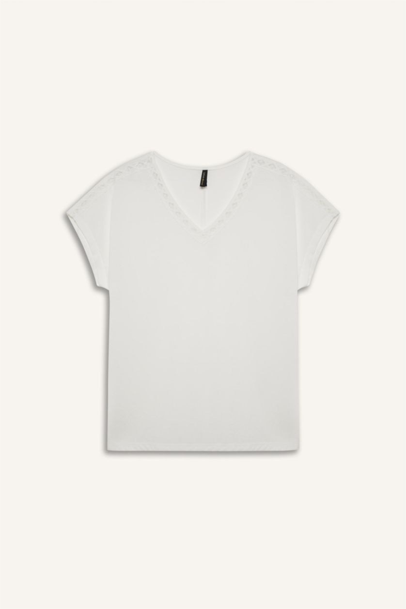 Kadın Ekru V Yaka Kısa Kollu Tişört