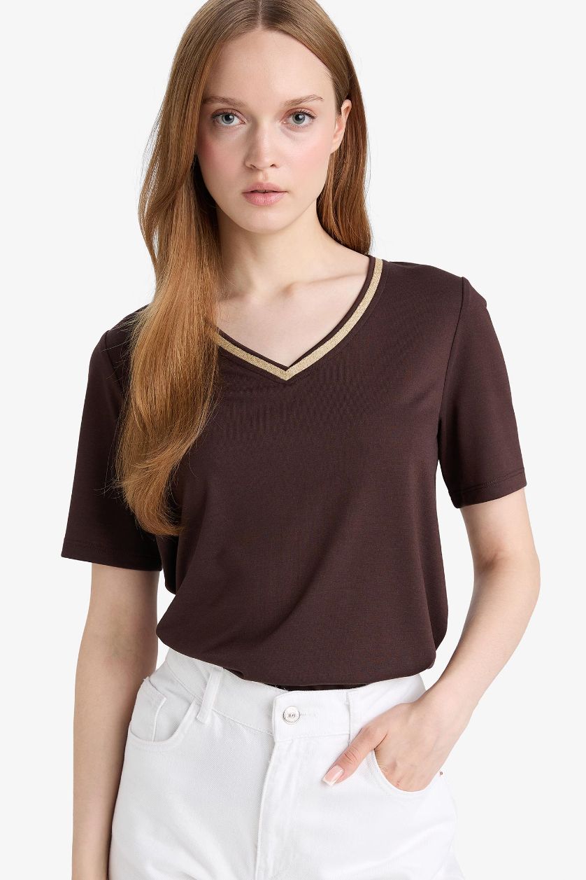 نساء بني تيشيرت عادي كم طويل ورقبة V