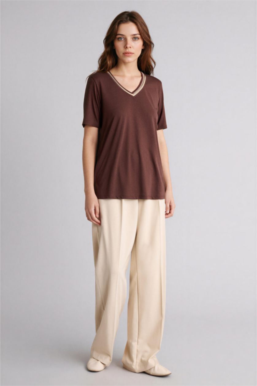 Kadın Kahve Regular Fıt V Yaka Kısa Kollu Tişört
