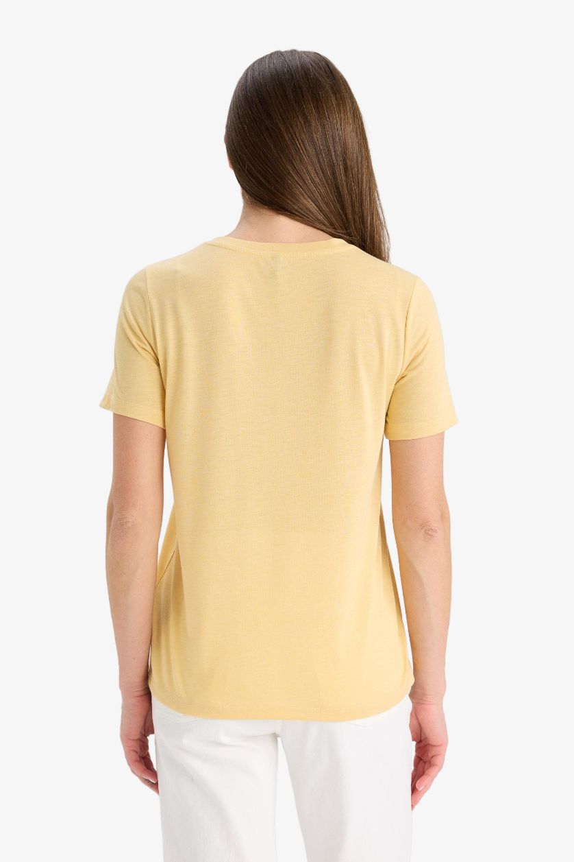 نساء أصفر تيشيرت نص كم مطبوع قصة عادية برقبة مستديرة