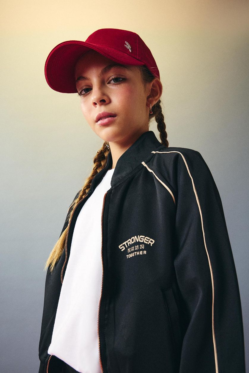 بناتي أسود كارديجان بناتي بطبعة شعار قماش سكوبا قصة مريحة