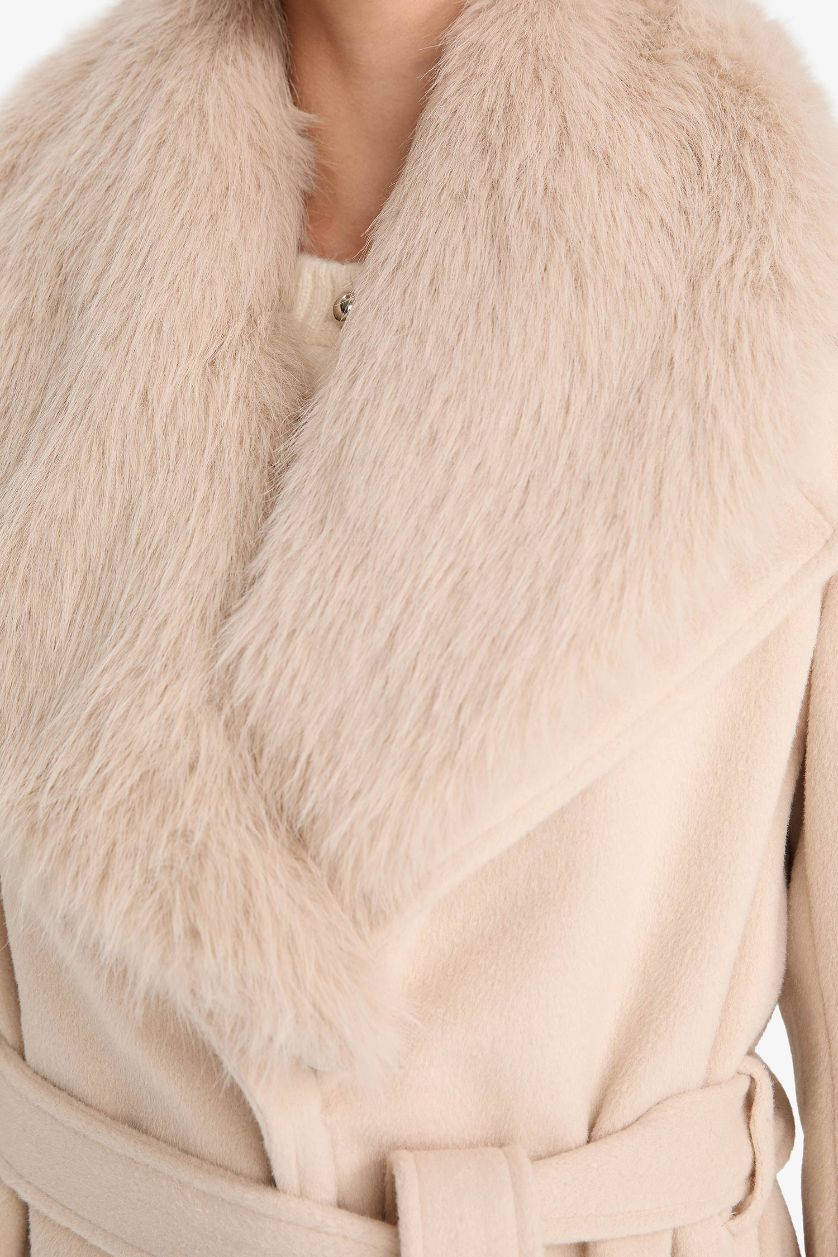 Kadın Ekru Regular Fit Suni Kürk Yaka Kuşaklı Kaşe Uzun Kaban