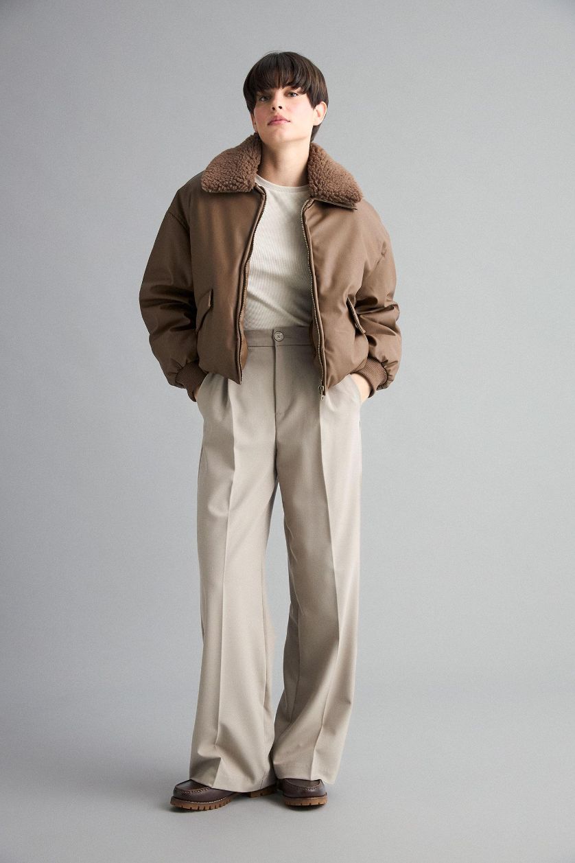 حريمي بني جاكيت جلد صناعي قصة عادية بياقة بولو