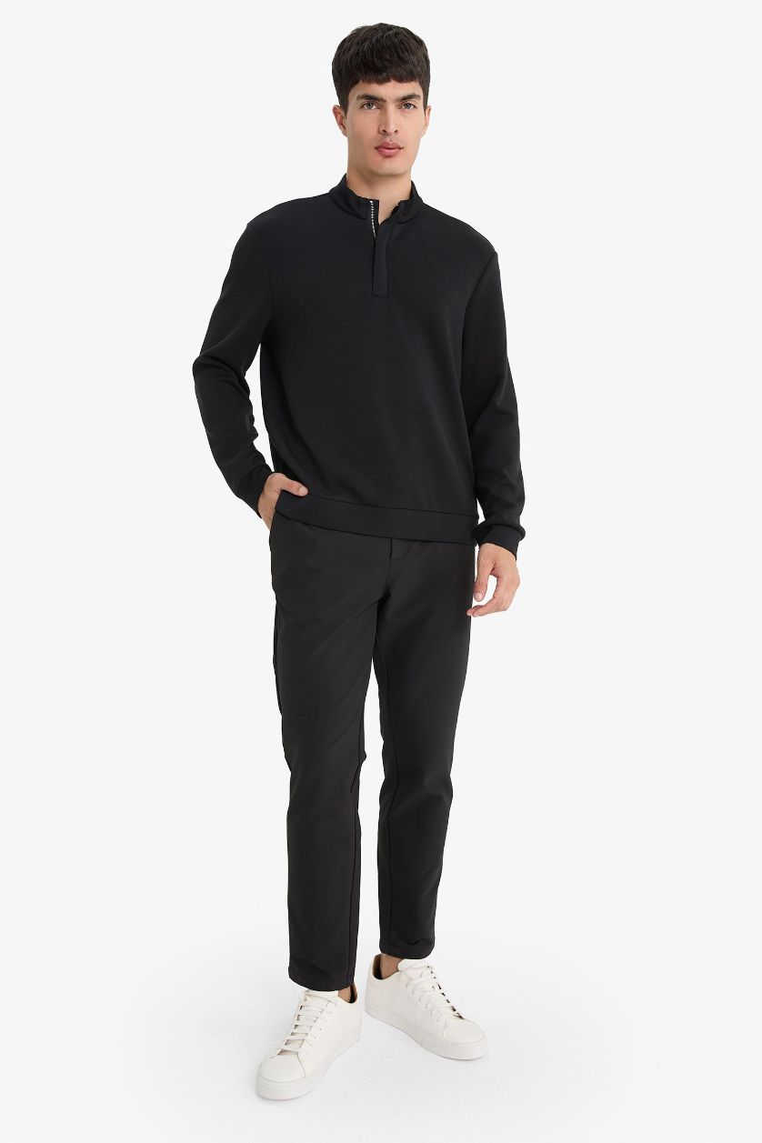 Man Black Regular Fit Long Sleeve Zippered High Neck Sweatshirt