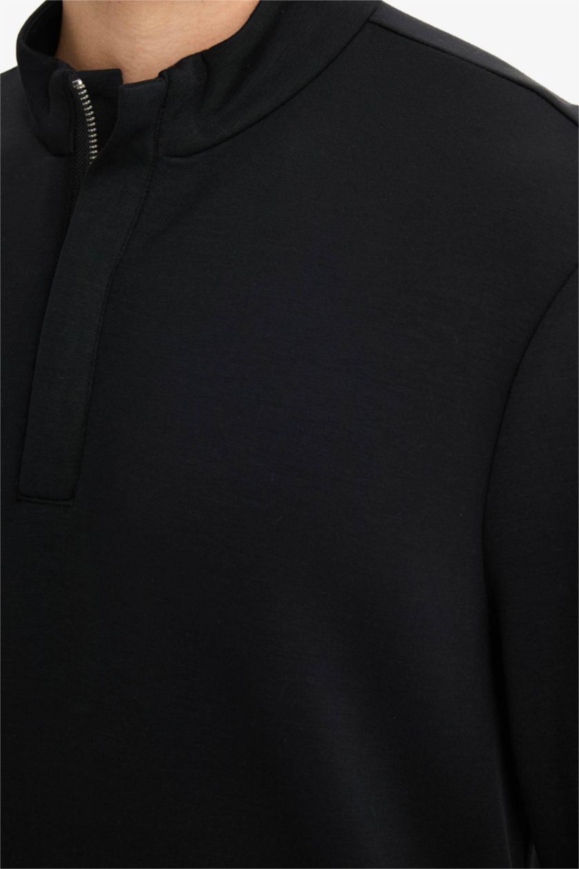 Man Black Regular Fit Long Sleeve Zippered High Neck Sweatshirt