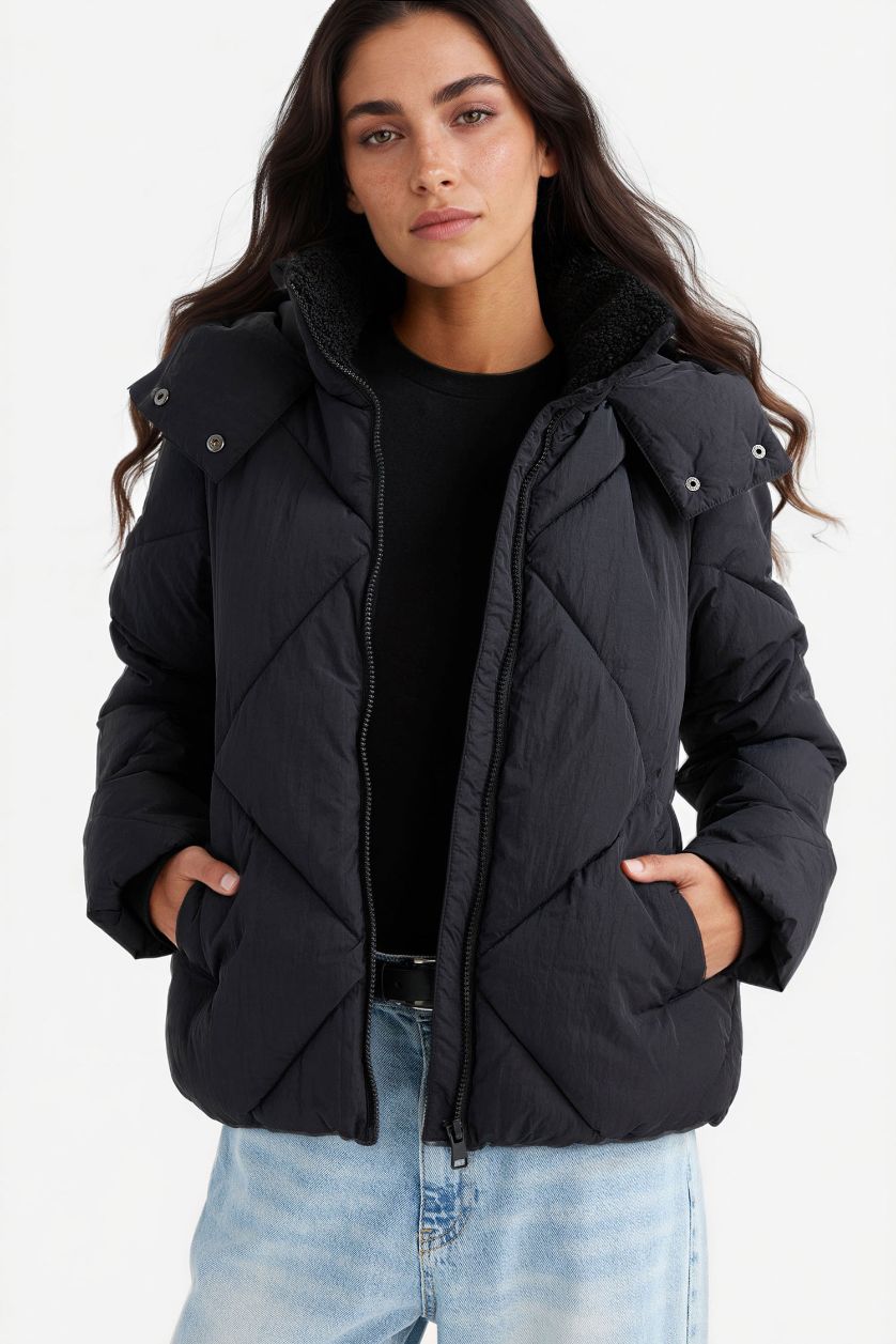 Kadın Siyah Su Geçirmez Standart Fıt Suni Kürk Astarlı Mont