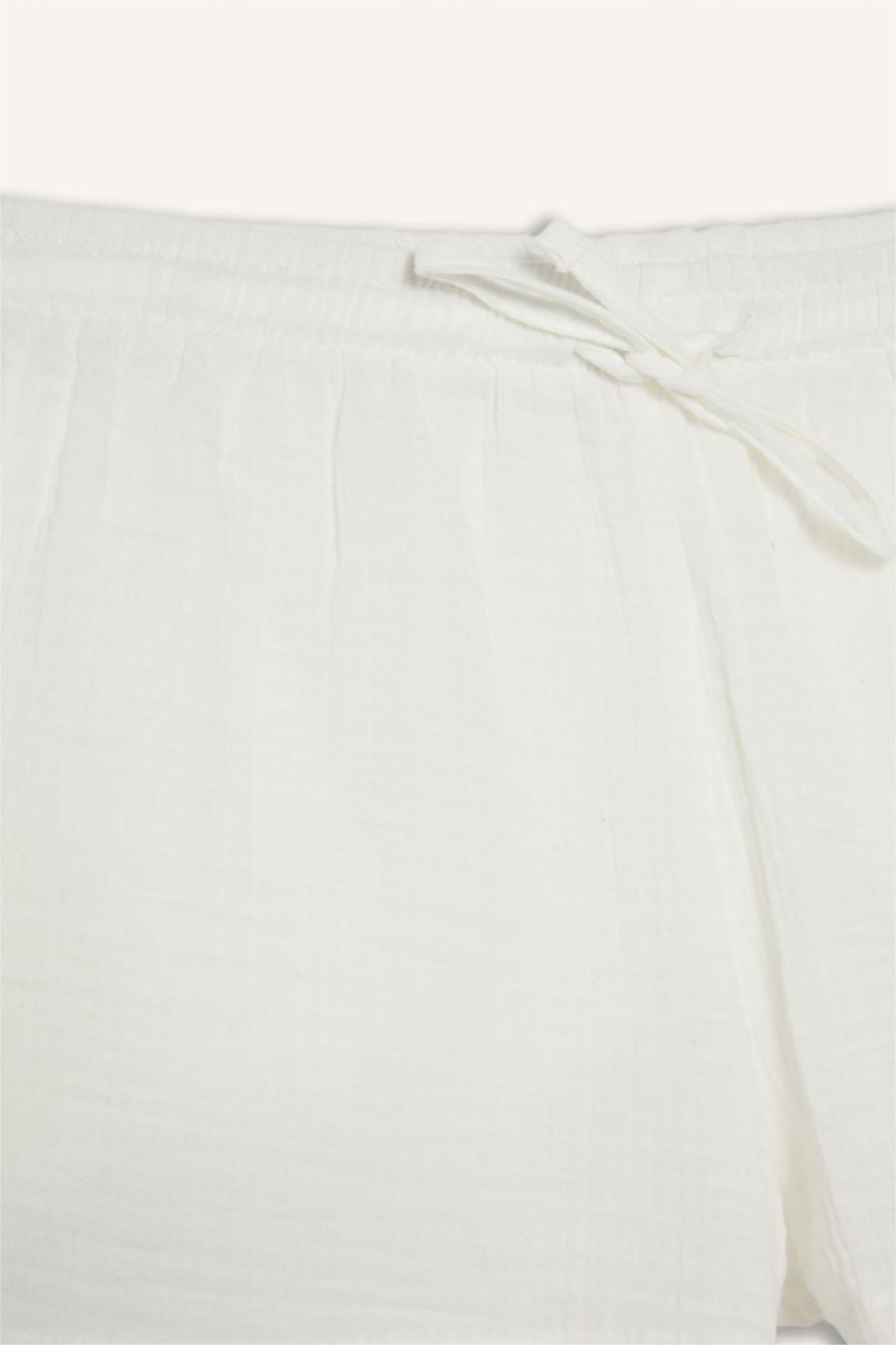 Kadın Kırık Beyaz A Kesim Normal Bel Kısa Paça Müslin Şort