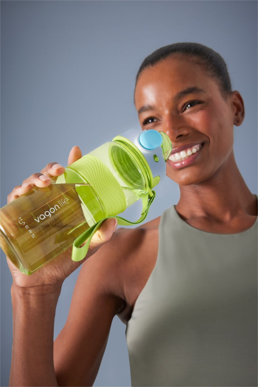 Woman Green Unisex 600 ml Water Bottle