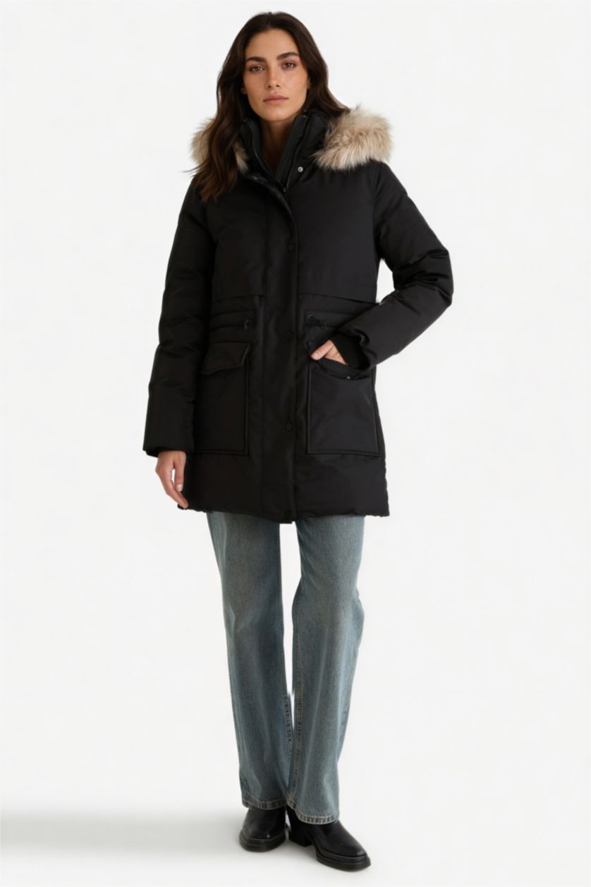 Әйелдерге қара бас киімді Пальто