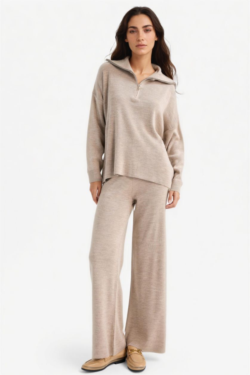 نساء بيج فاتح بلوز صوف قصة عادية بياخة بسحاب