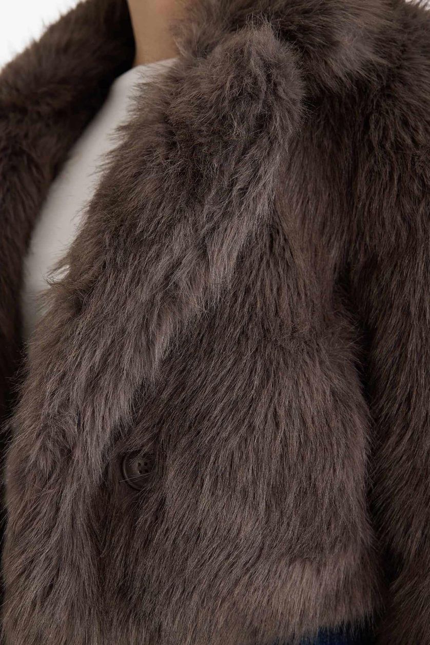 Kadın Vizon Regular Fit Düğmeli Kısa Suni Kürk