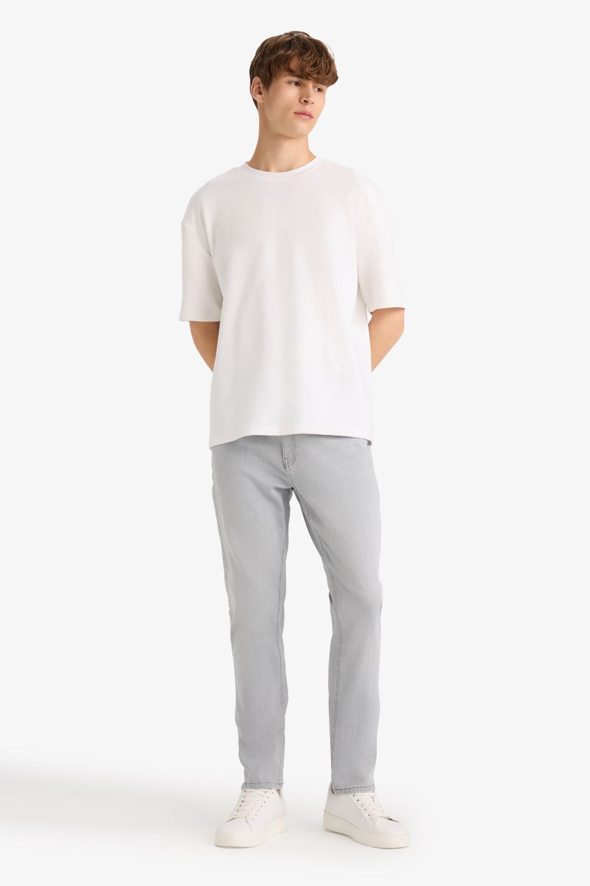 رجال رمادي فاتح بنطرون جينز بيدرو سليم فيت وخصر عادي