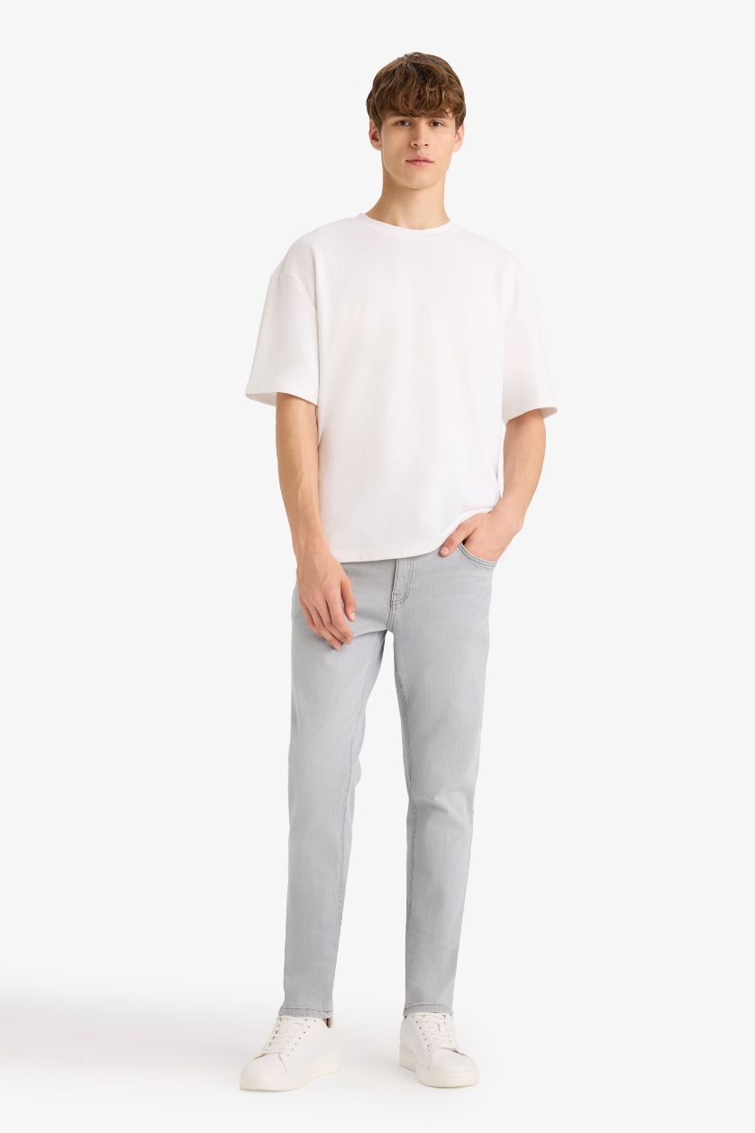 رجال رمادي فاتح بنطرون جينز بيدرو سليم فيت وخصر عادي