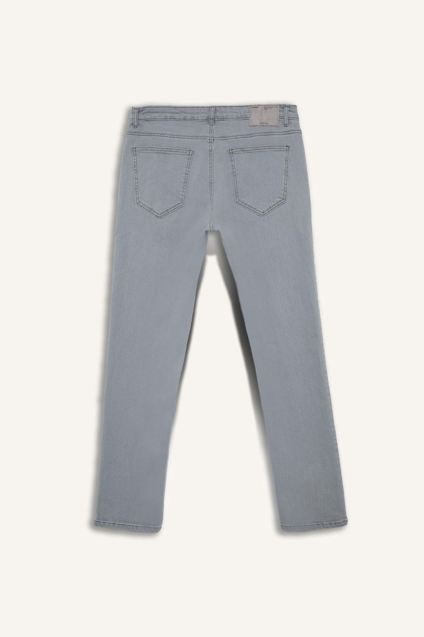 رجال رمادي فاتح بنطرون جينز بيدرو سليم فيت وخصر عادي