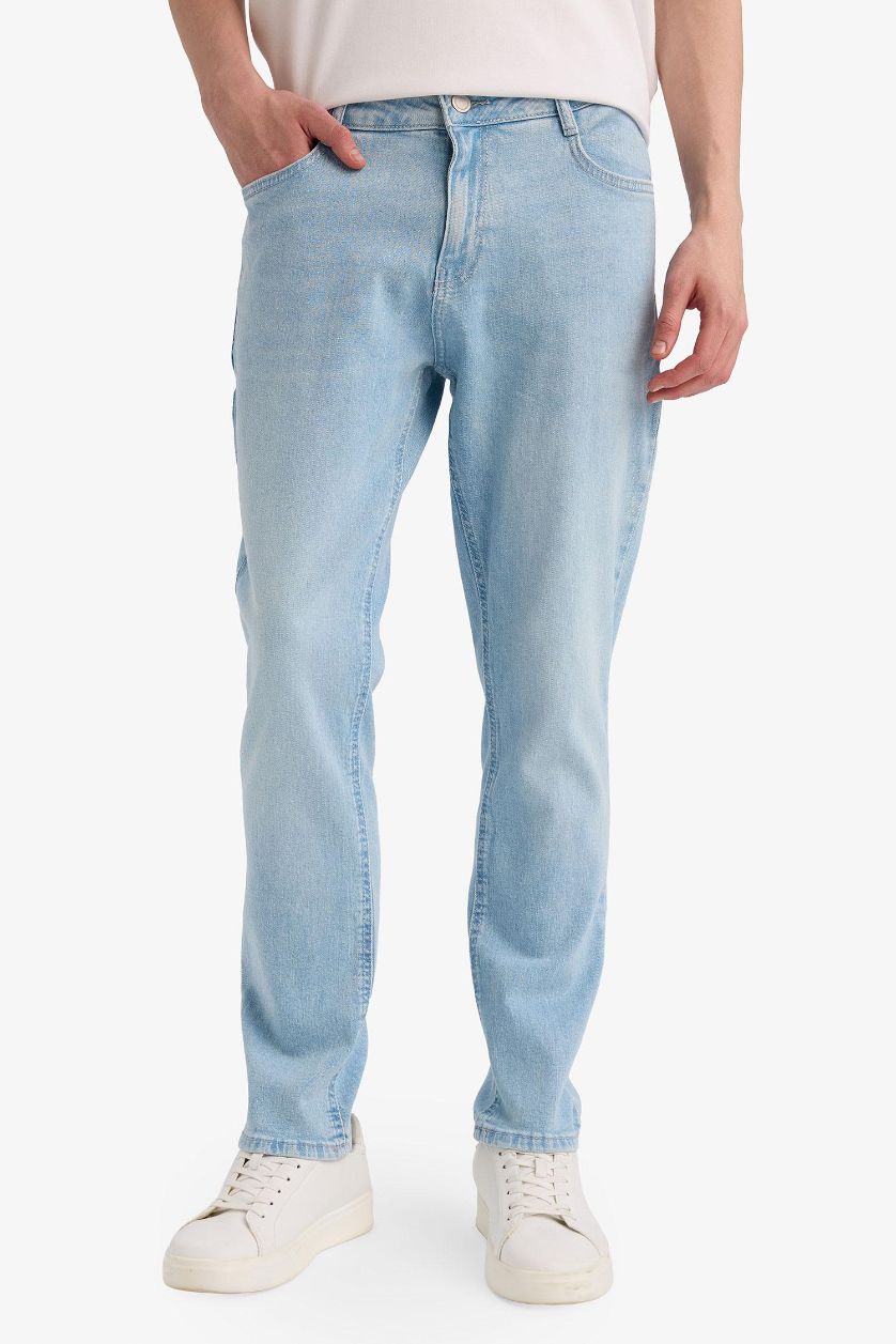 رجال أزرق فاتح بنطرون جينز بيدرو سليم فيت برجل ضيق