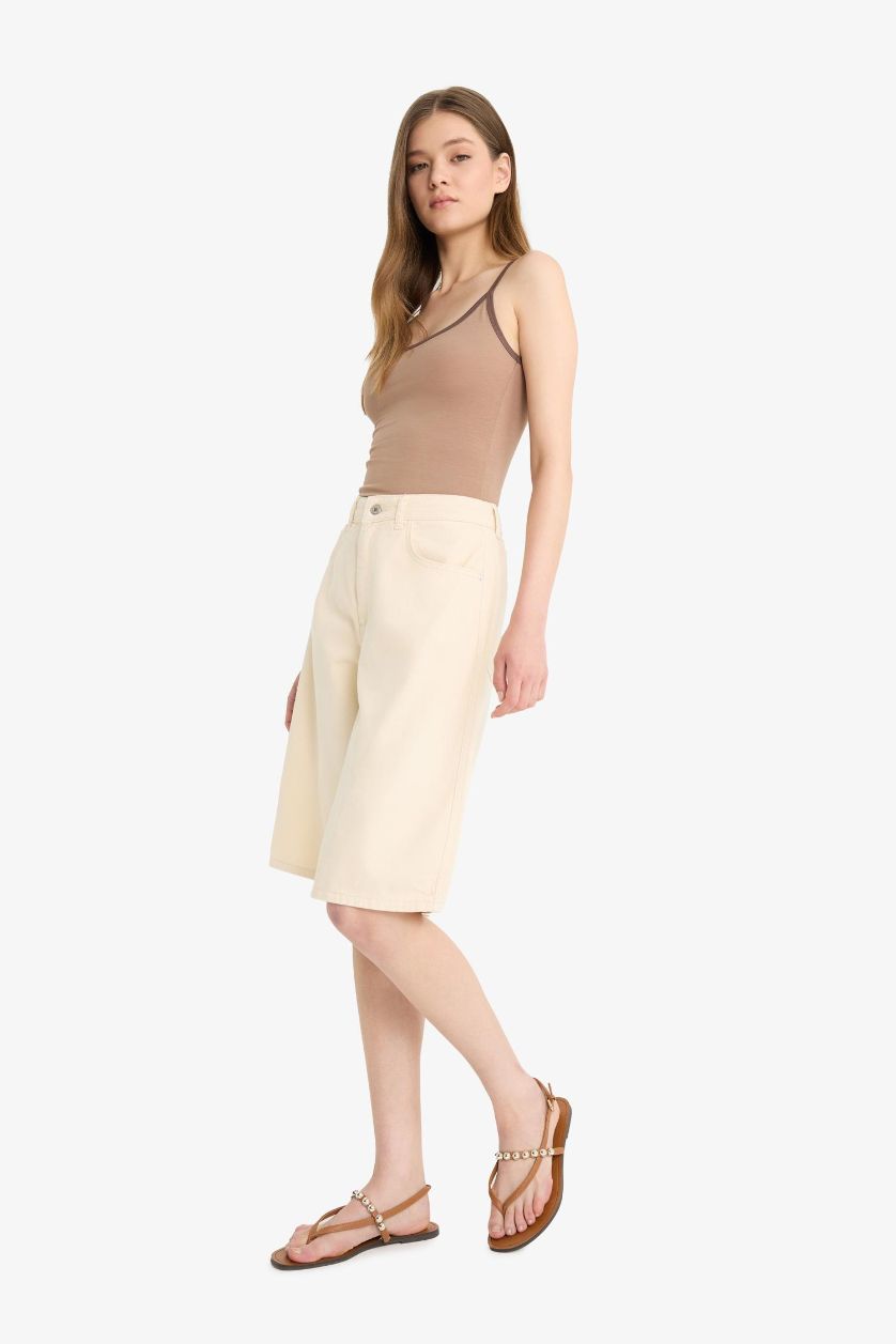 Woman Ecru Normal Waist Short Leg Gabardine Bermuda Shorts